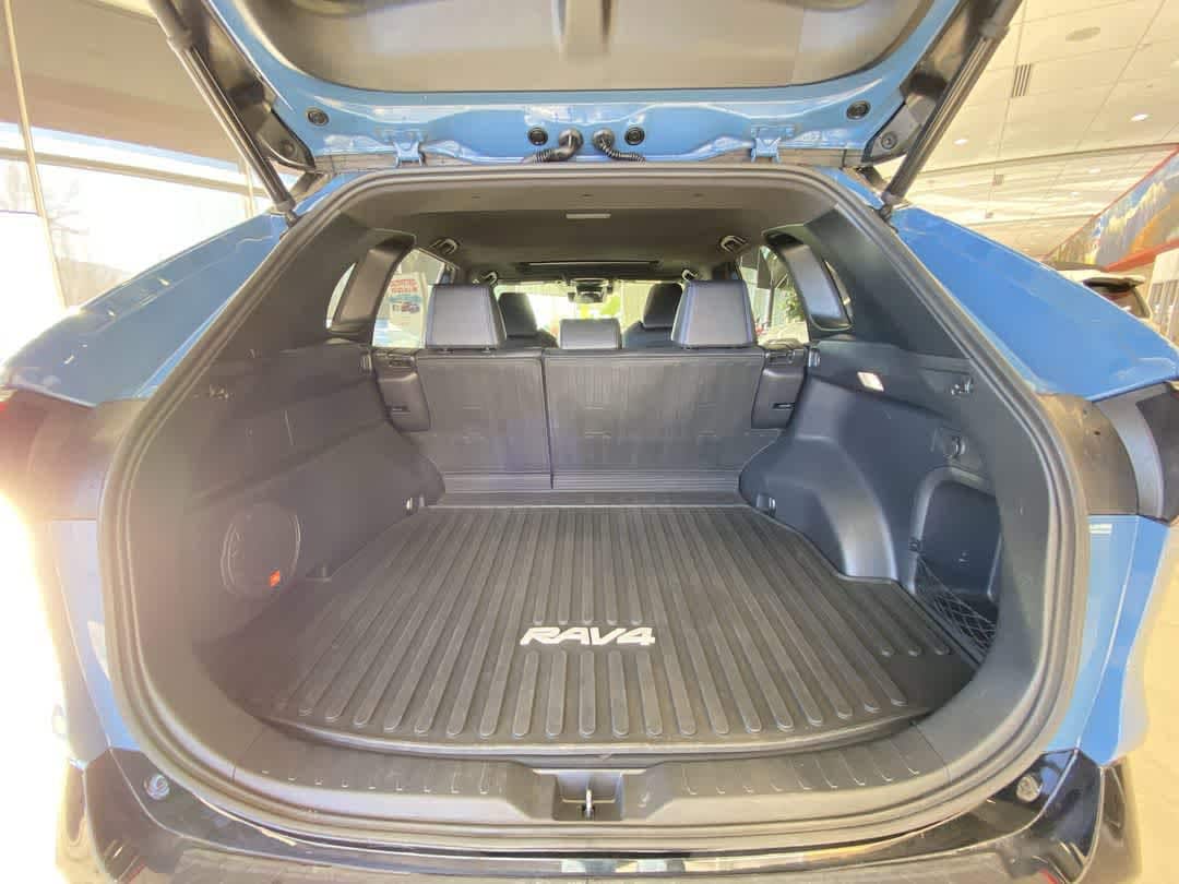 Thumbnail: 2022 Toyota RAV4 - 27