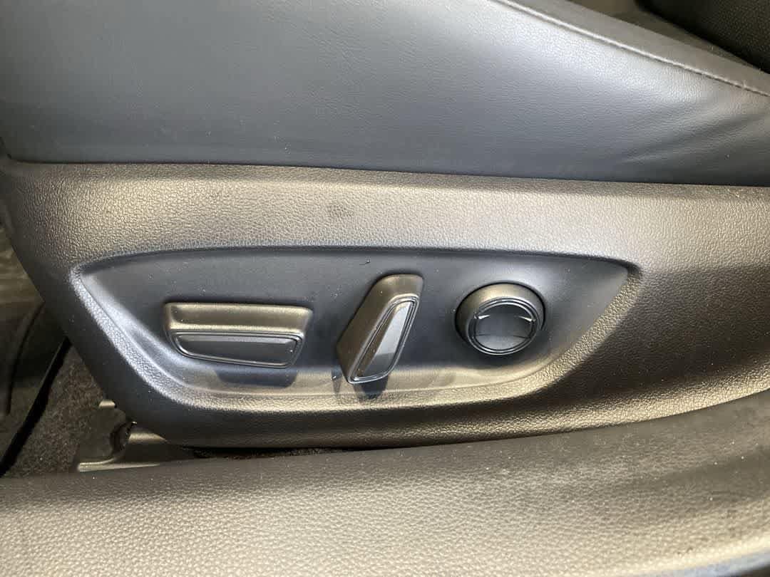 Thumbnail: 2023 Toyota Prius - 12