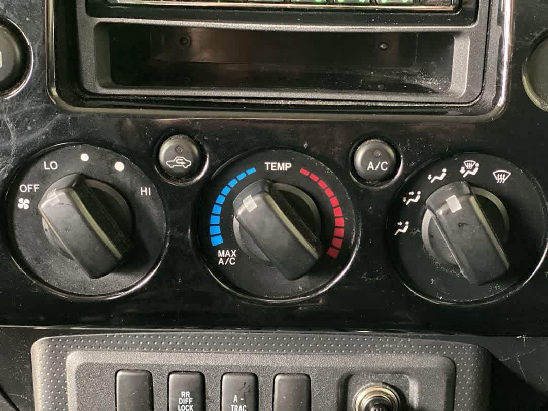 Thumbnail: 2008 Toyota FJ Cruiser - 20