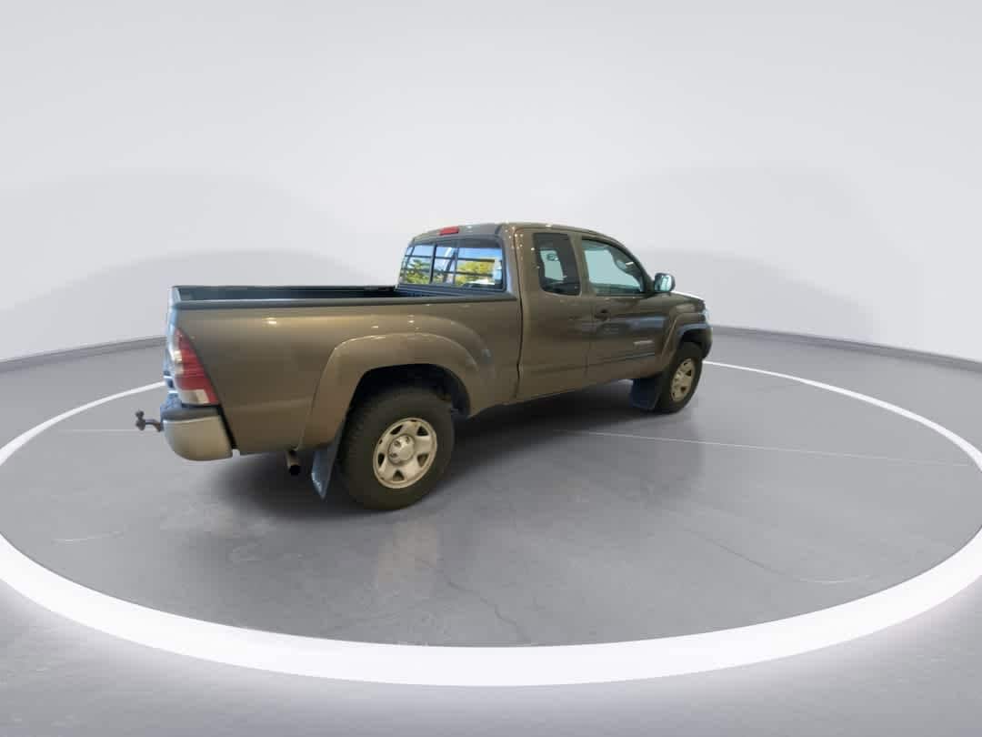 Thumbnail: 2013 Toyota Tacoma - 8