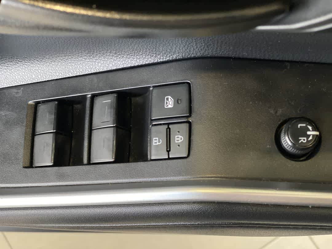 Thumbnail: 2021 Toyota Highlander - 16