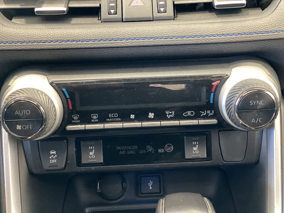 Thumbnail: 2022 Toyota RAV4 - 22