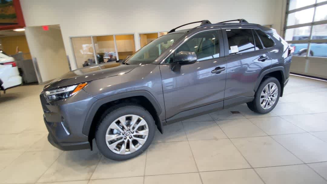 2025 Toyota RAV4 XLE Premium photo 3