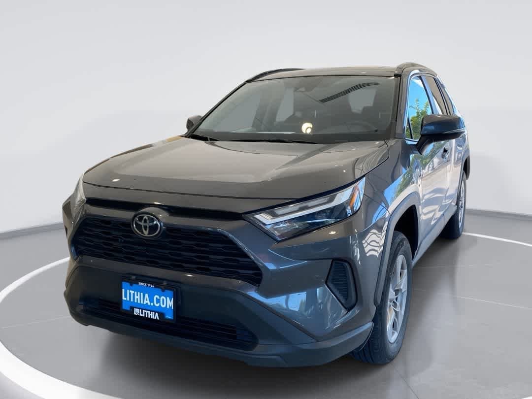 2024 Toyota RAV4 XLE AWD's photo