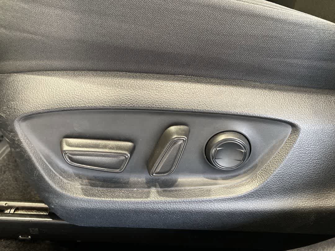 Thumbnail: 2022 Toyota Camry - 13