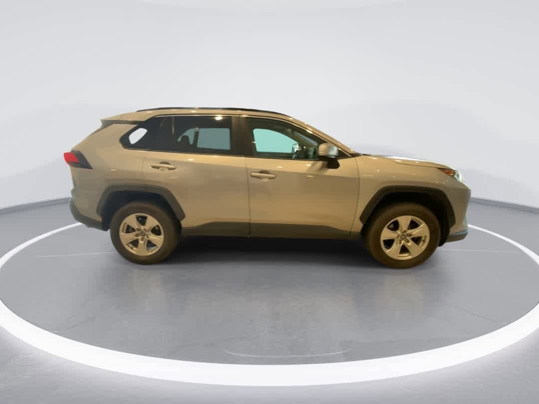 Thumbnail: 2020 Toyota RAV4 - 8