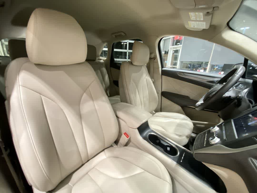 Thumbnail: 2017 Lincoln MKC - 26