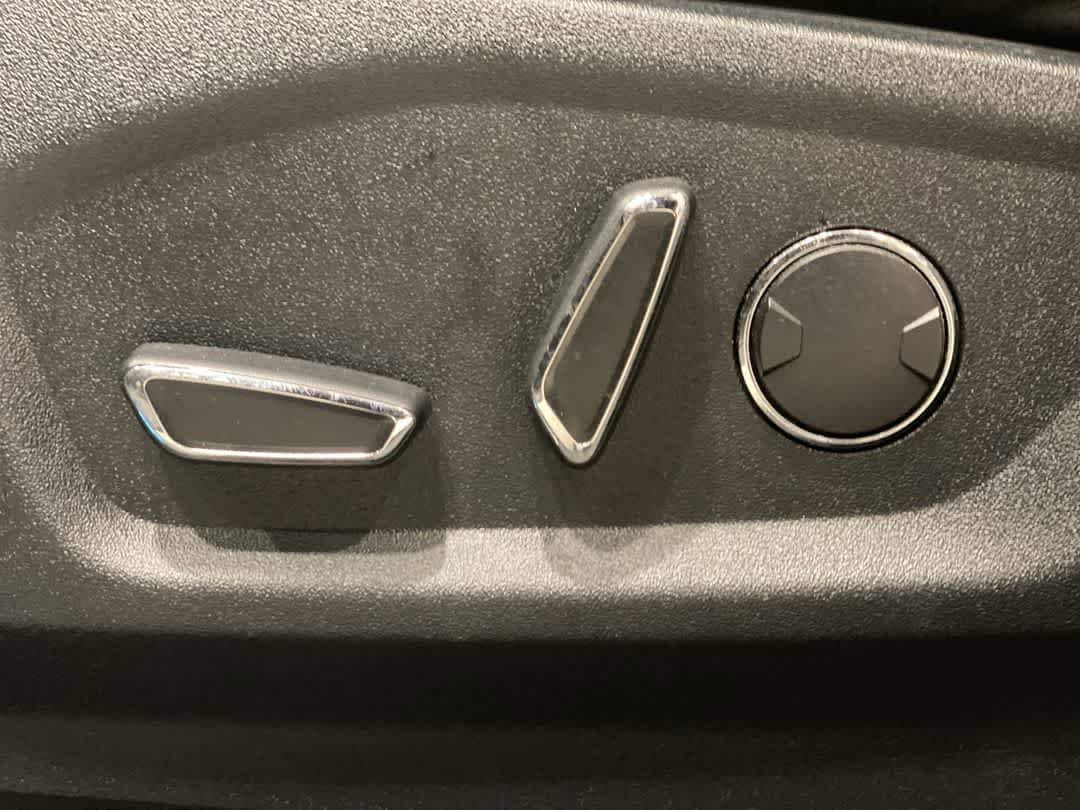 Thumbnail: 2017 Ford Edge - 14