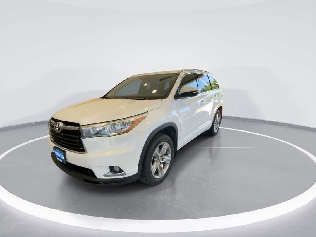Thumbnail: 2015 Toyota Highlander - 4