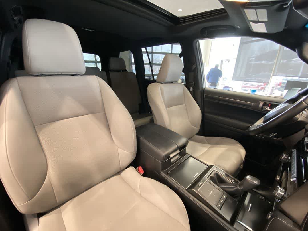 Thumbnail: 2023 Lexus GX - 25