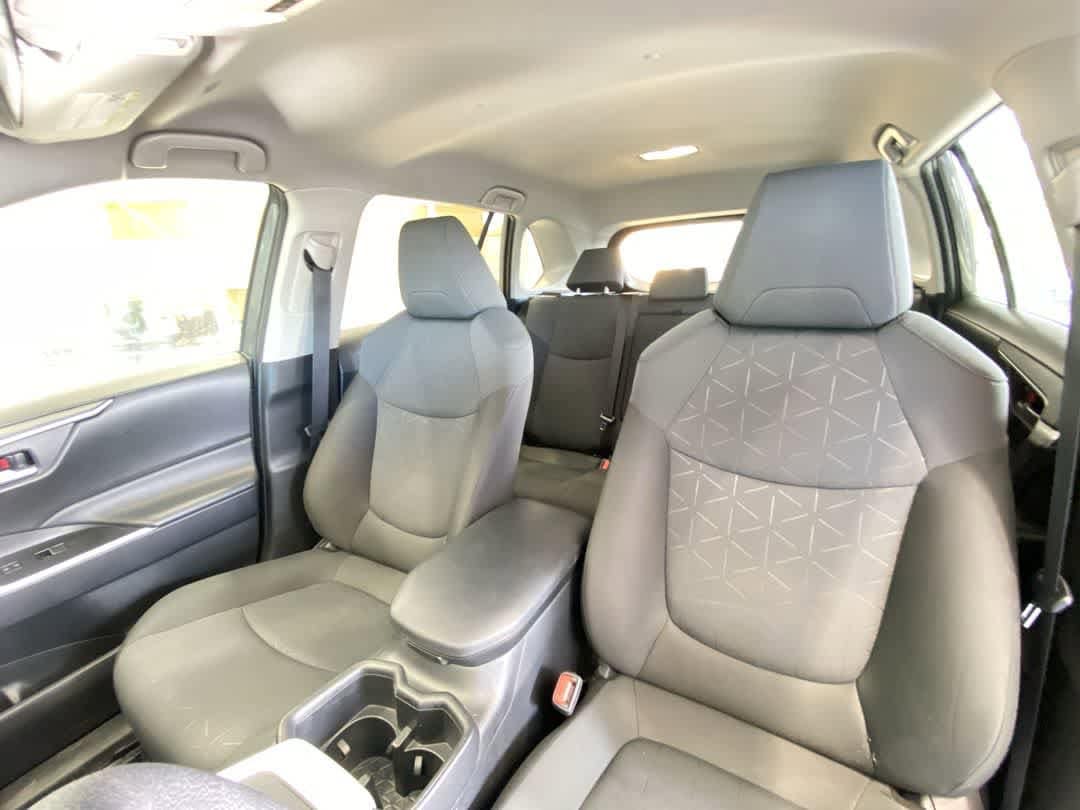 Thumbnail: 2025 Toyota RAV4 - 14