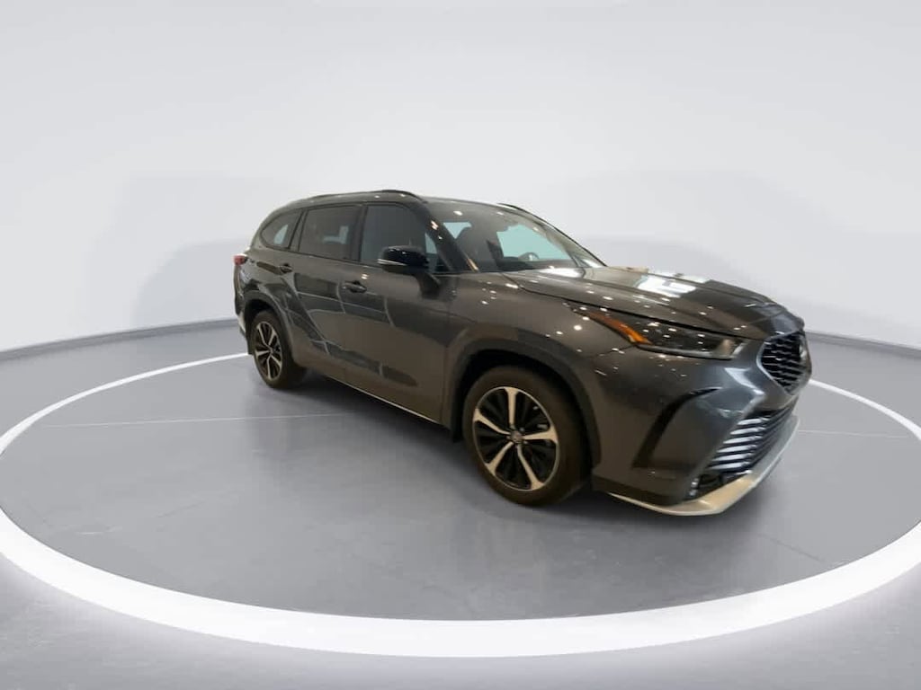 Used 2022 Toyota Highlander XSE SUV