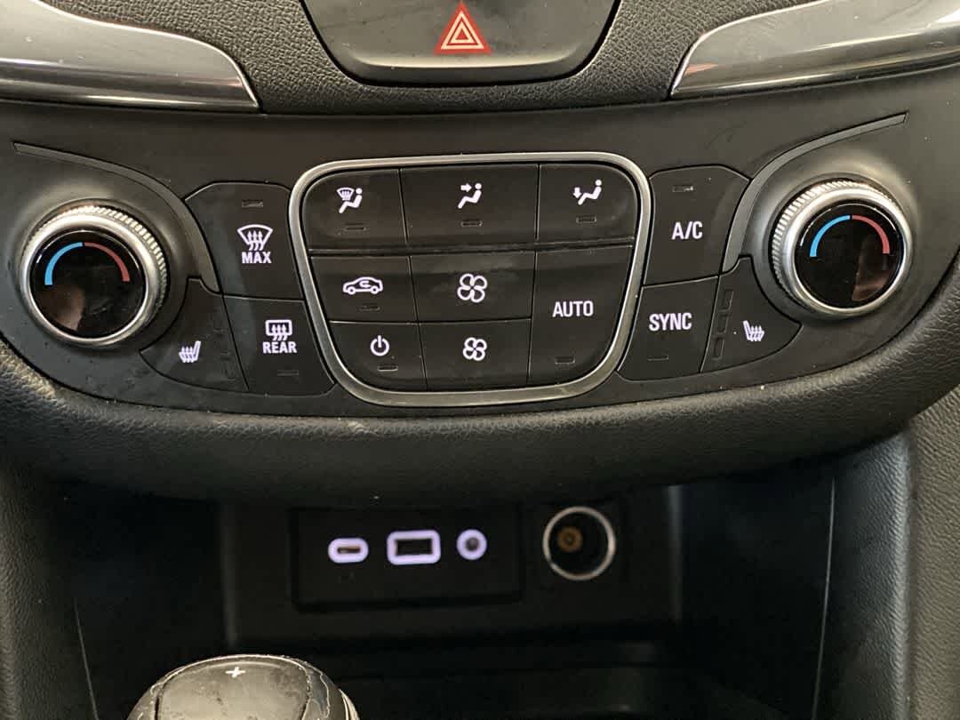 Thumbnail: 2020 Chevrolet Equinox - 21