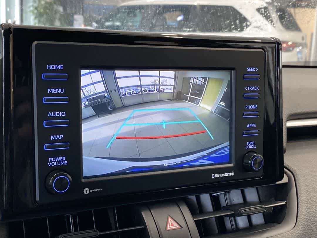 Thumbnail: 2021 Toyota RAV4 - 17