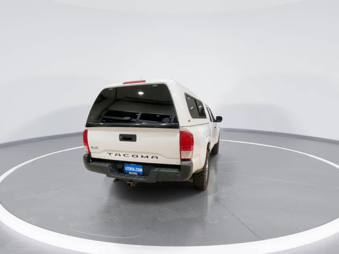 Thumbnail: 2017 Toyota Tacoma - 8