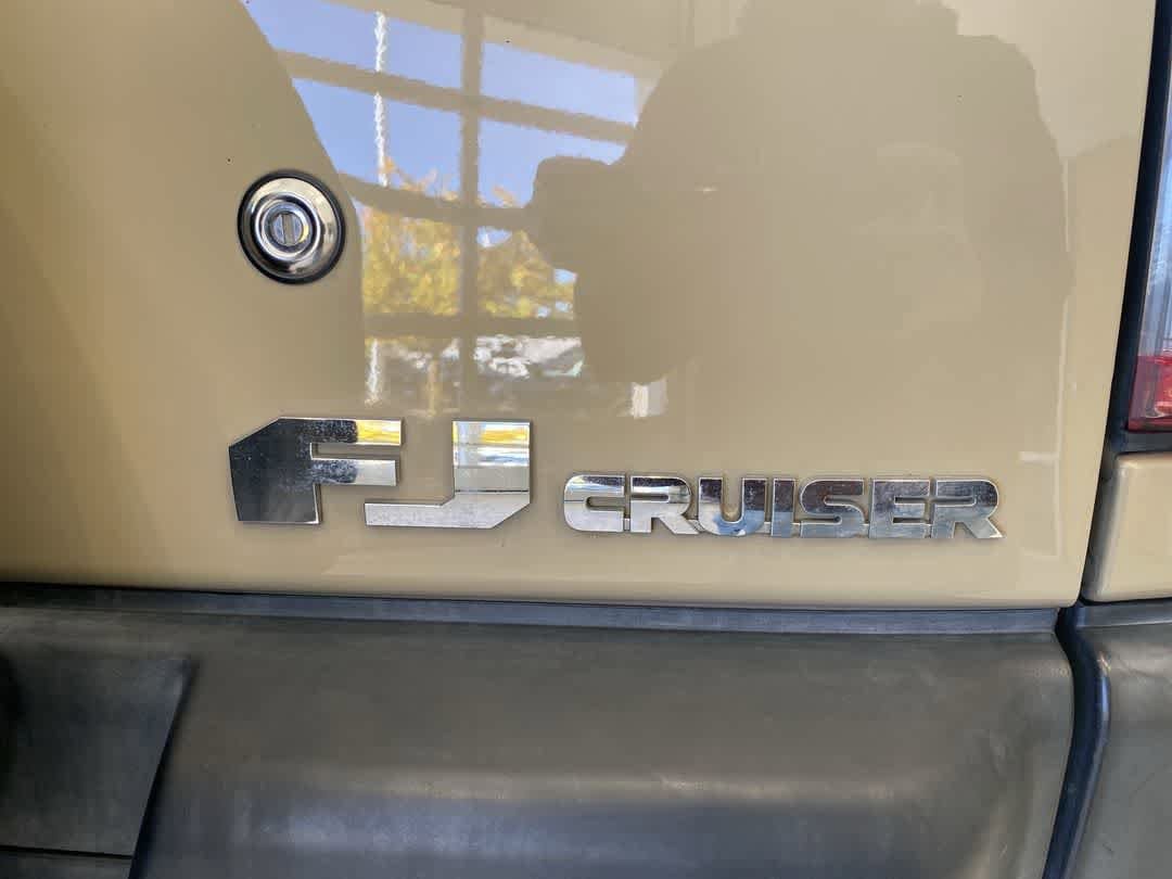 Thumbnail: 2013 Toyota FJ Cruiser - 11