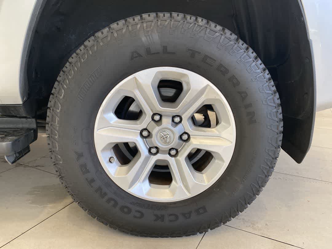 Thumbnail: 2018 Toyota 4Runner - 10