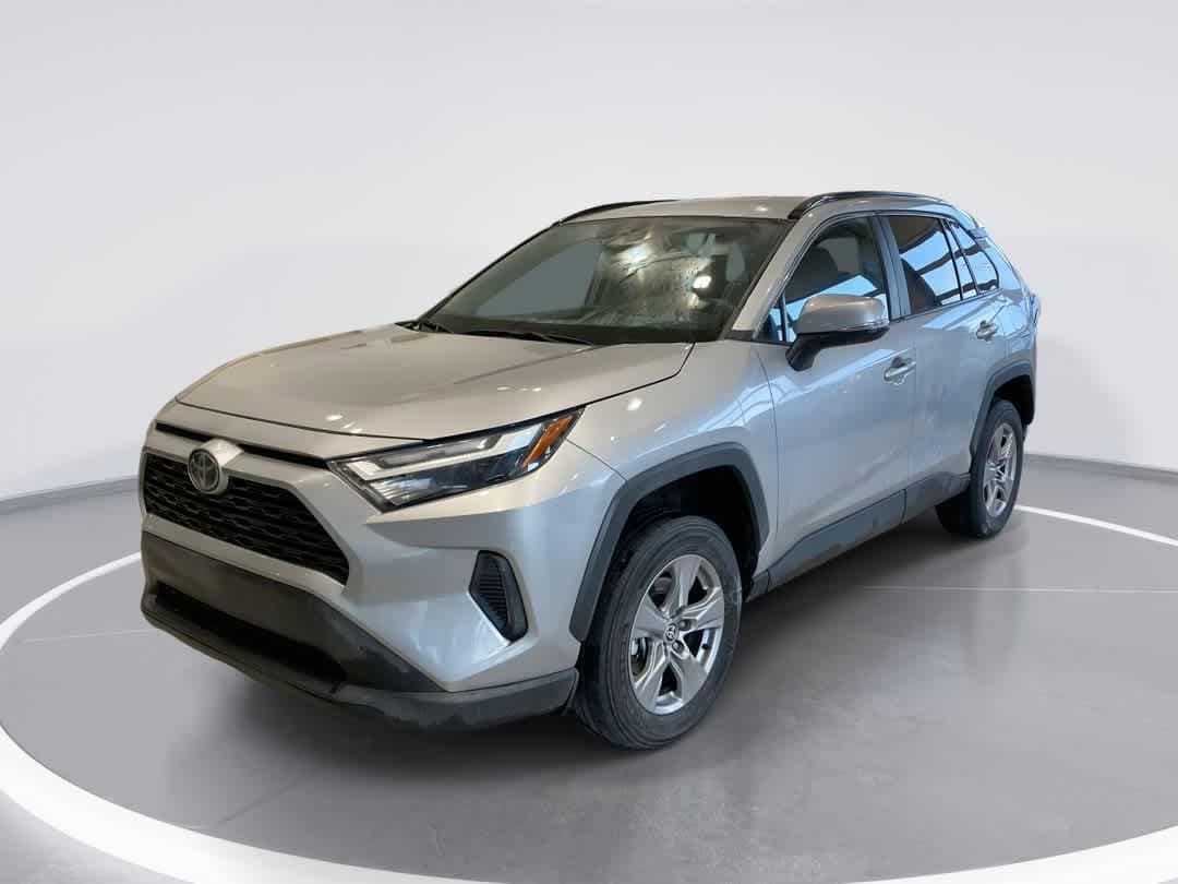 2025 Toyota RAV4 XLE's photo
