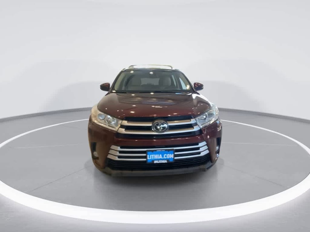 Used 2018 Toyota Highlander XLE V6 SUV