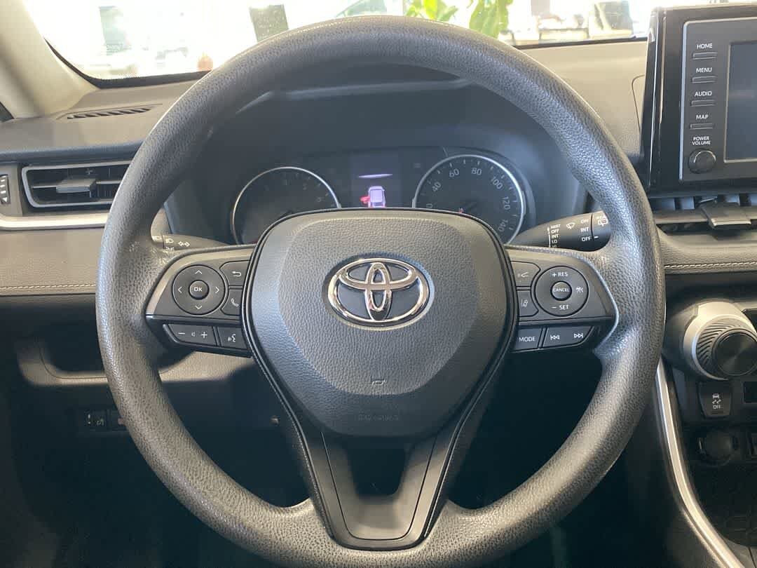 Thumbnail: 2019 Toyota RAV4 - 17