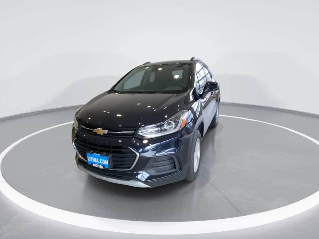 Thumbnail: 2021 Chevrolet Trax - 3
