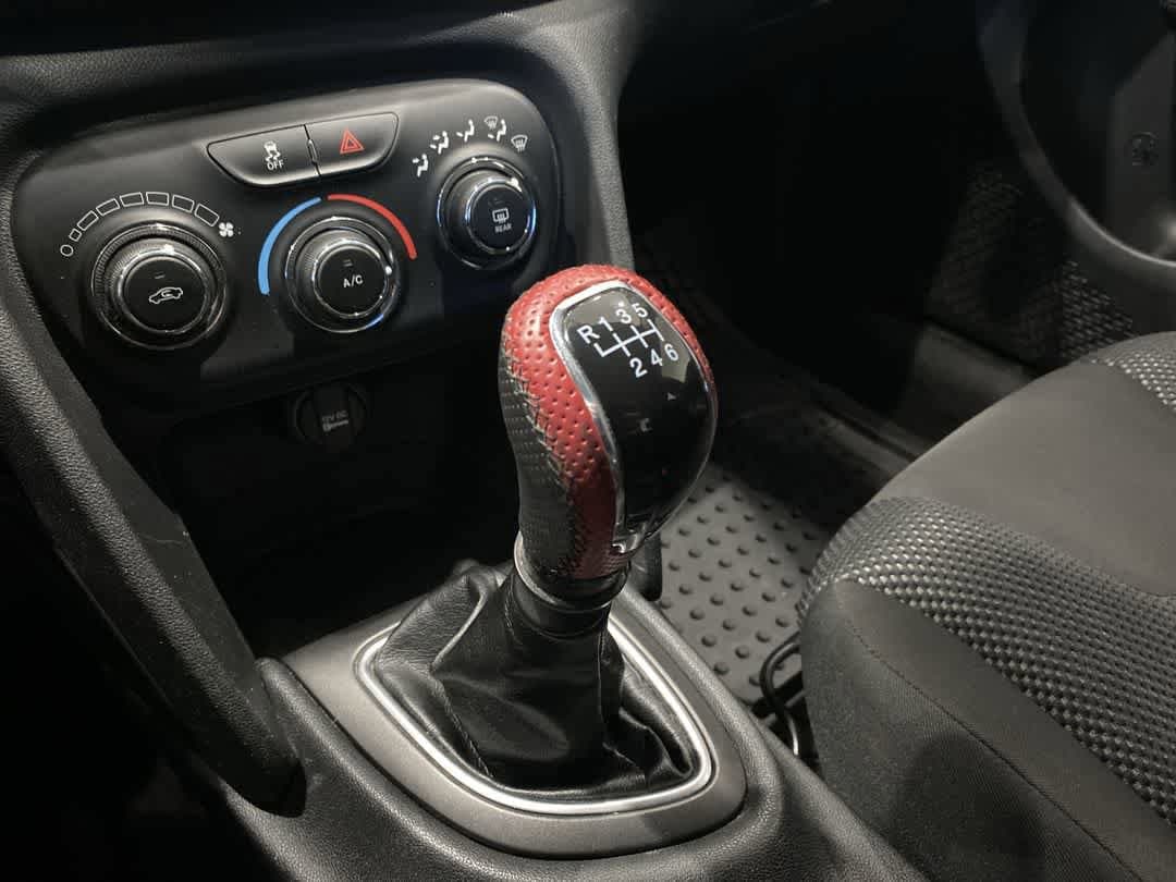 Thumbnail: 2016 Dodge Dart - 18