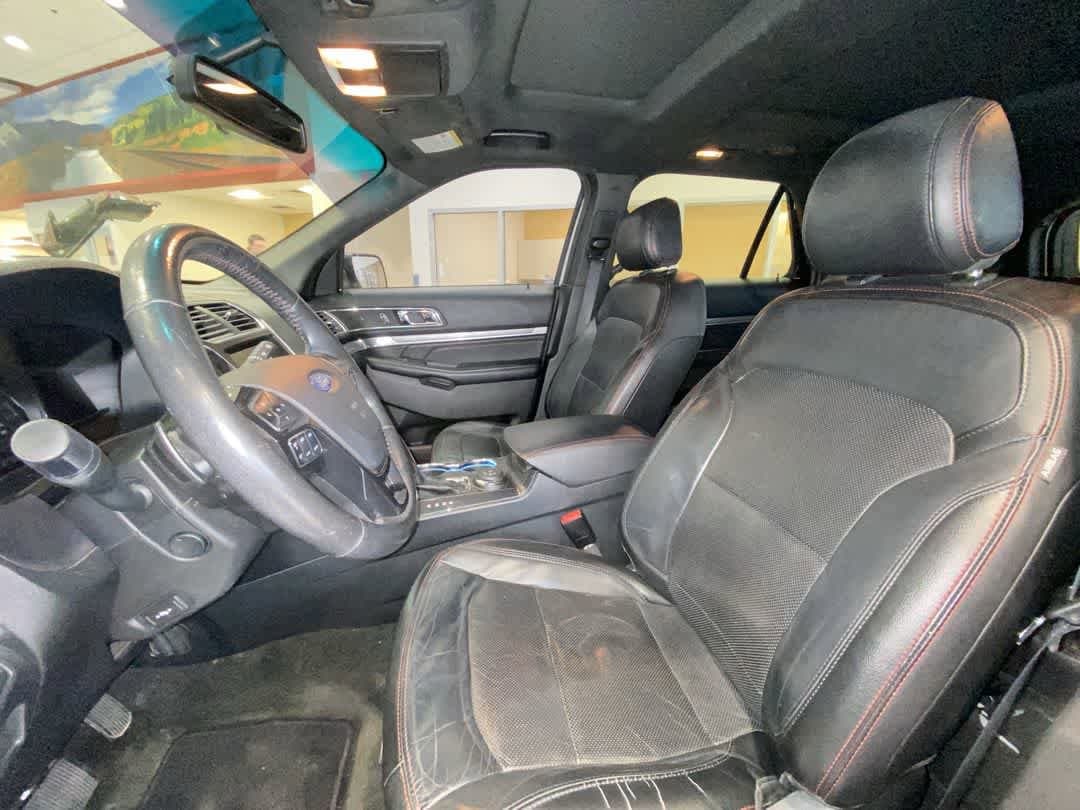 Thumbnail: 2016 Ford Explorer - 13