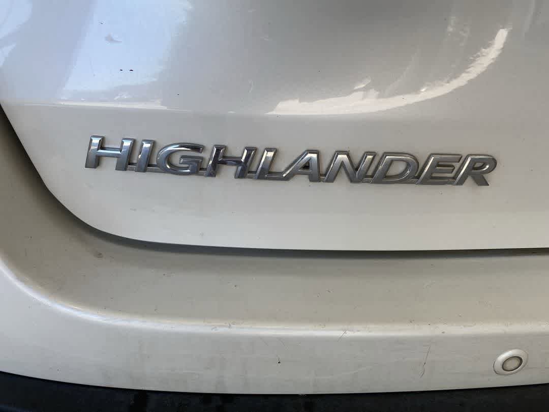 Thumbnail: 2015 Toyota Highlander - 10