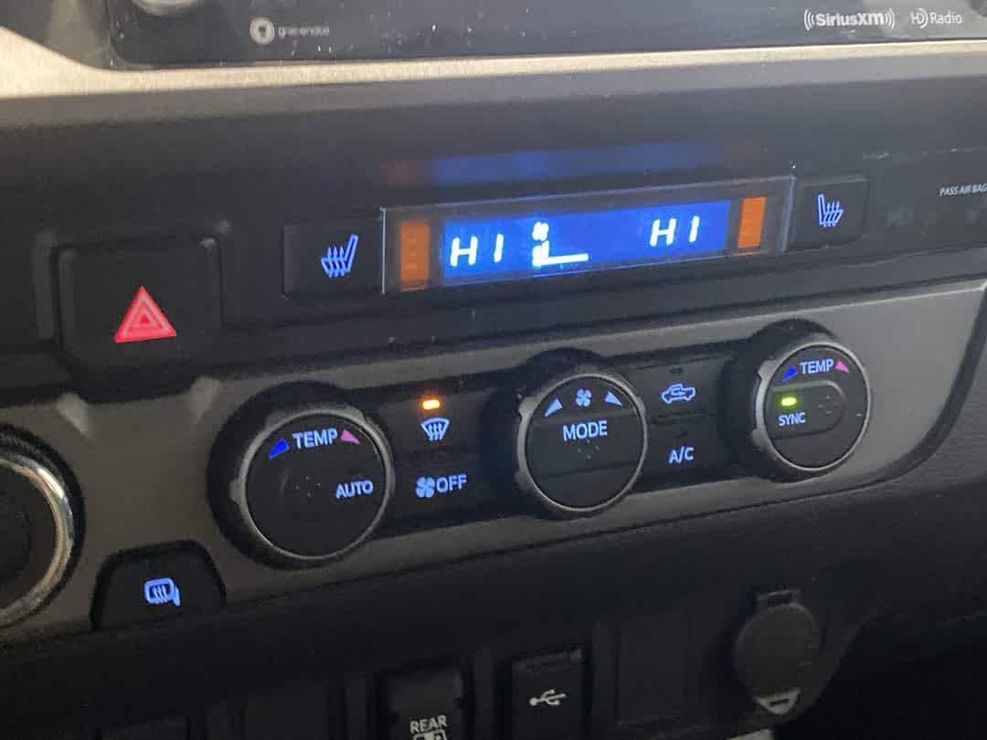 Thumbnail: 2020 Toyota Tacoma - 18