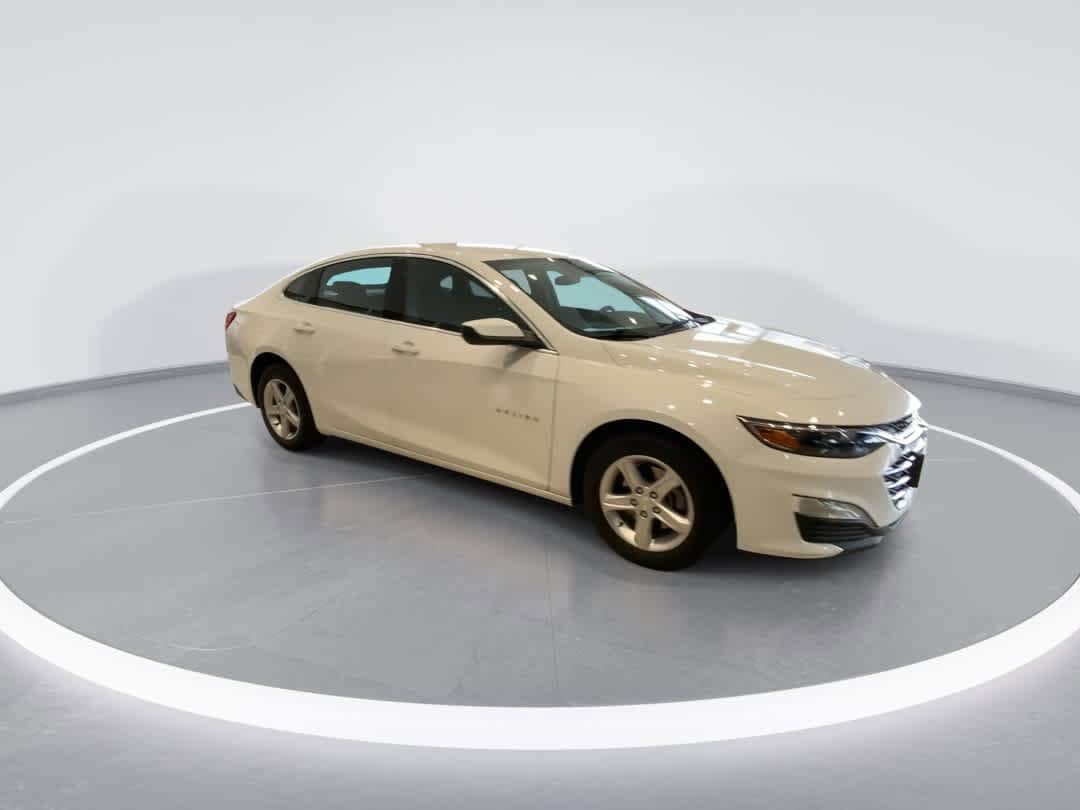 Thumbnail: 2023 Chevrolet Malibu - 2