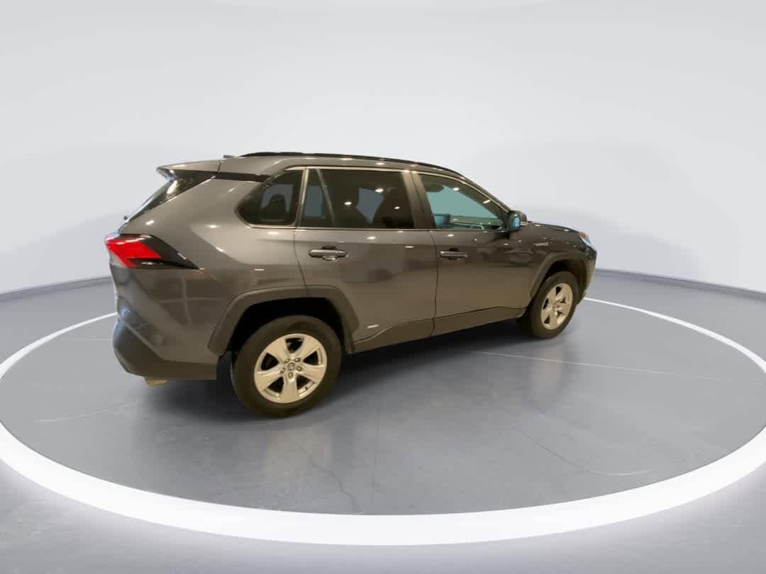 Thumbnail: 2020 Toyota RAV4 - 8