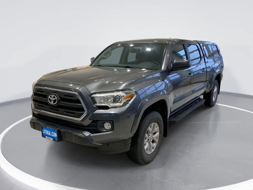 2017 Toyota Tacoma SR5's photo