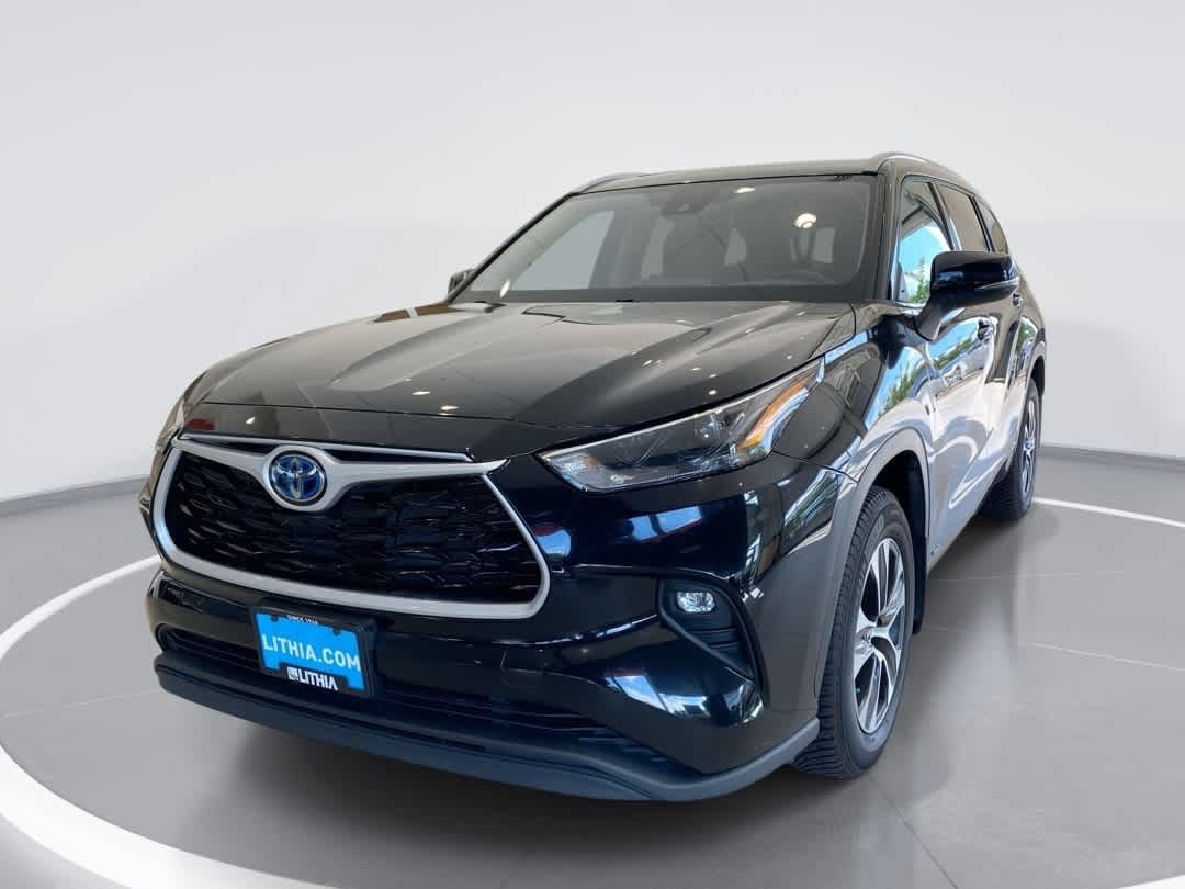 Thumbnail: 2022 Toyota Highlander - 1