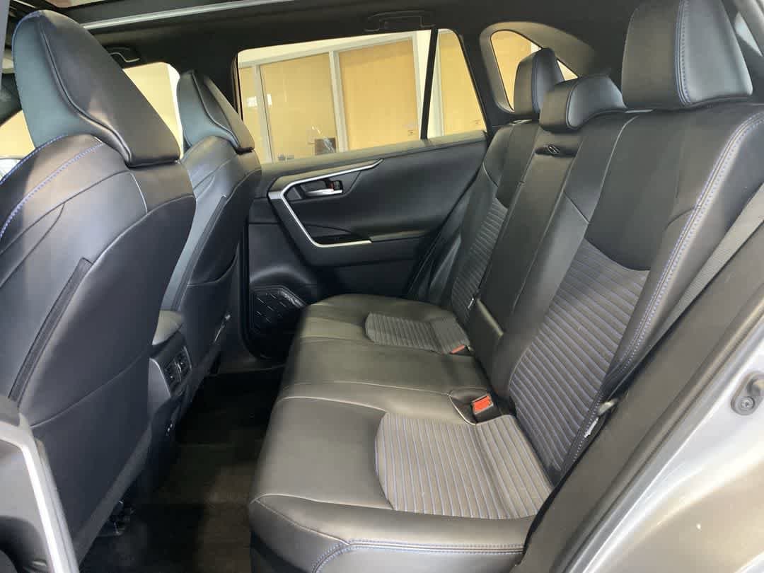 Thumbnail: 2022 Toyota RAV4 - 21