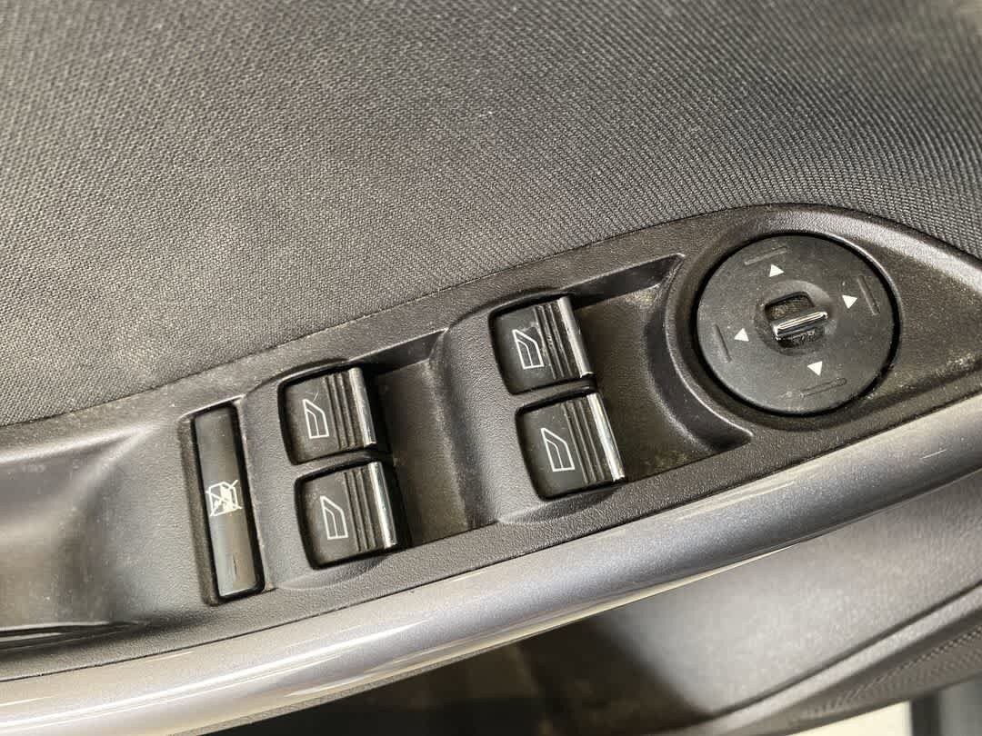 Thumbnail: 2014 Ford Focus - 15