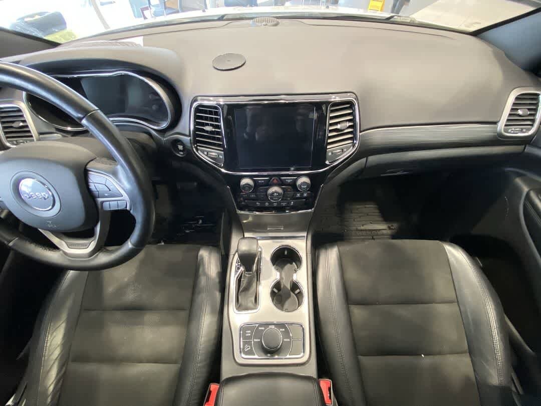 Thumbnail: 2020 Jeep Grand Cherokee - 24