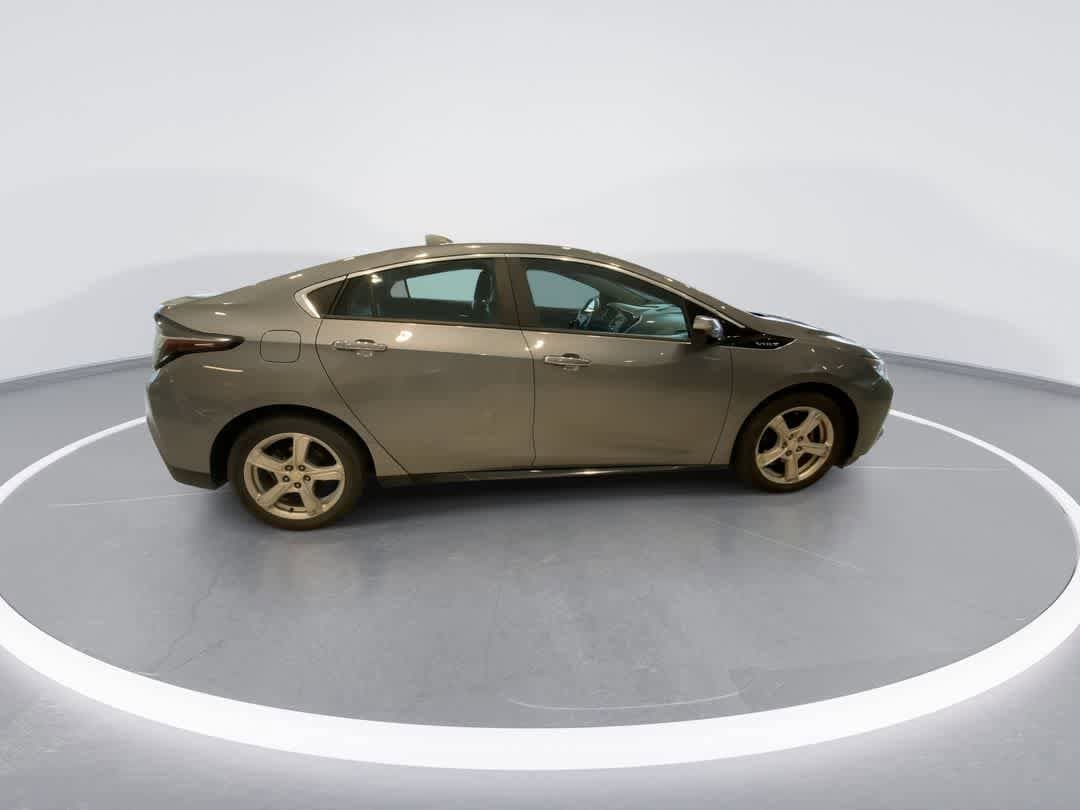 2018 Chevrolet Volt LT 9