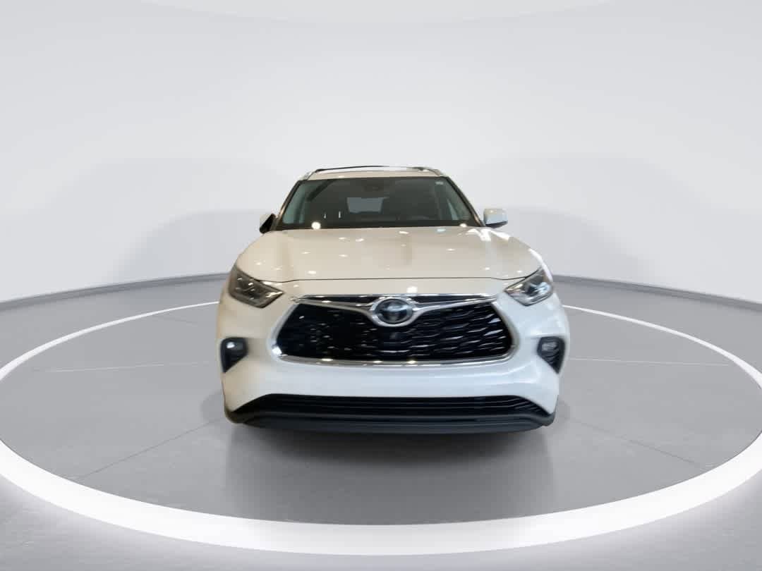 Thumbnail: 2021 Toyota Highlander - 3