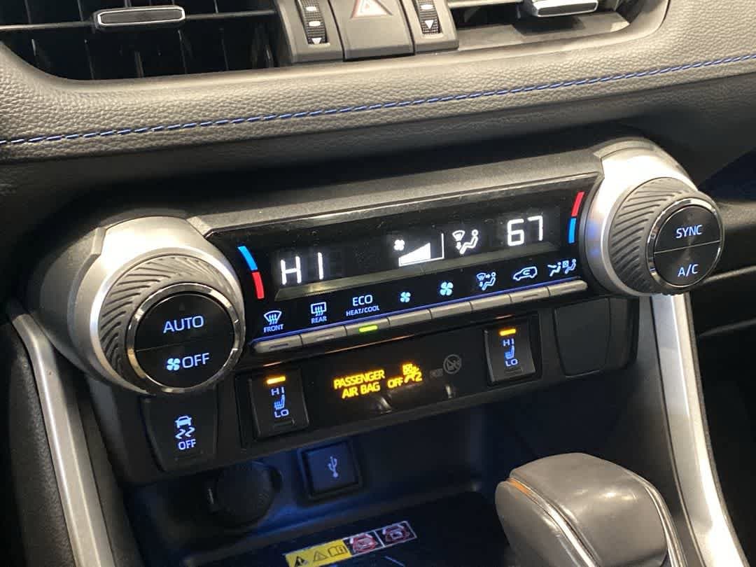 Thumbnail: 2022 Toyota RAV4 - 18