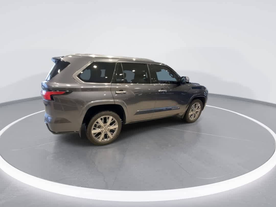 Thumbnail: 2023 Toyota Sequoia - 8
