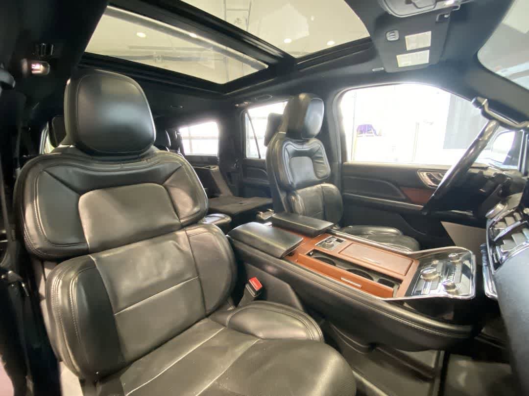 Thumbnail: 2020 Lincoln Navigator L - 29