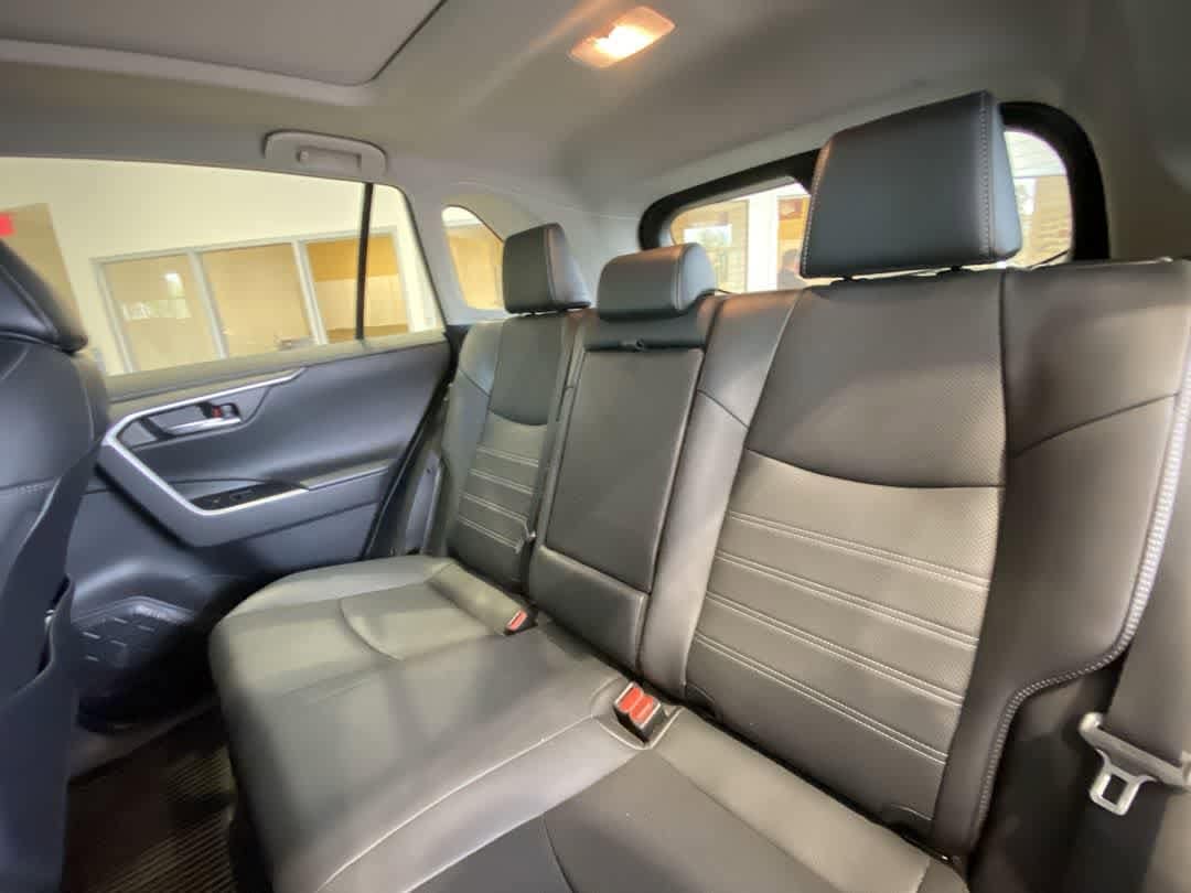 Thumbnail: 2021 Toyota RAV4 - 26
