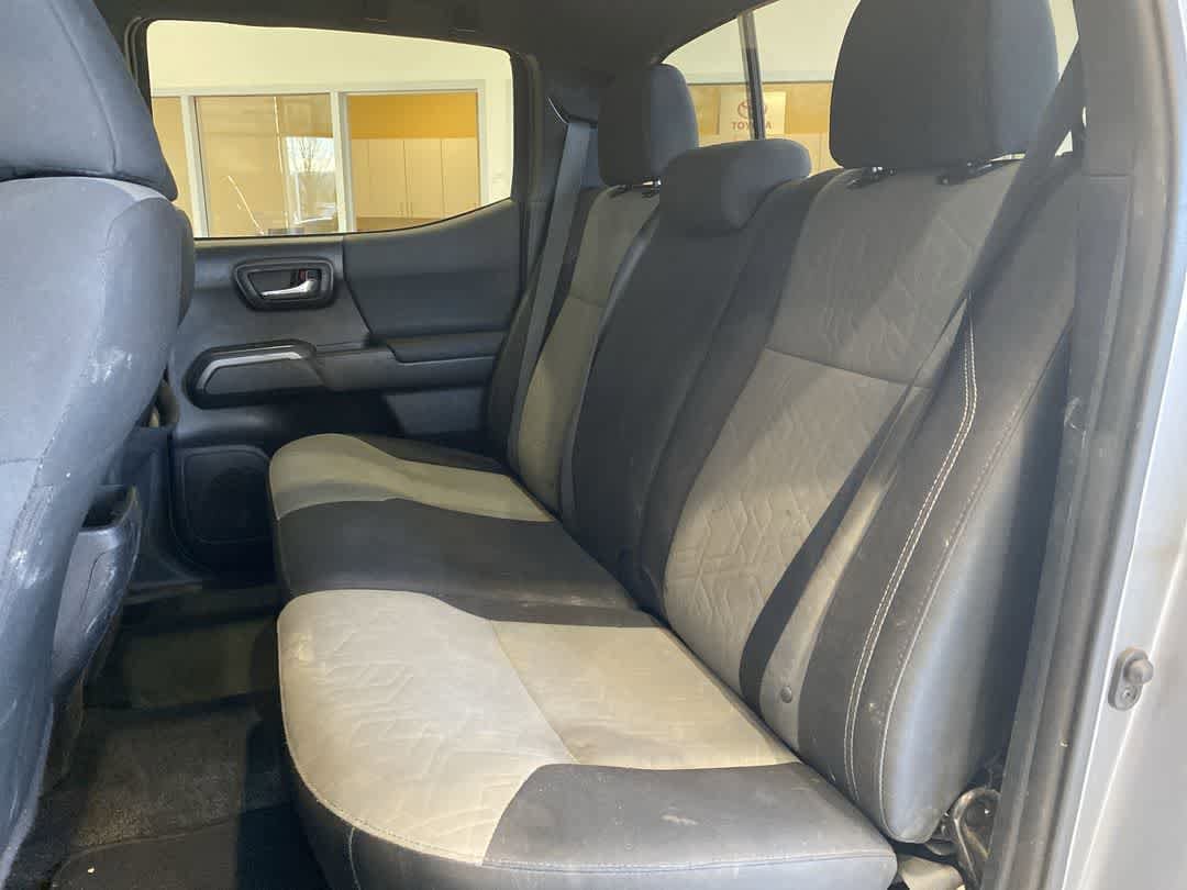 Thumbnail: 2020 Toyota Tacoma - 21