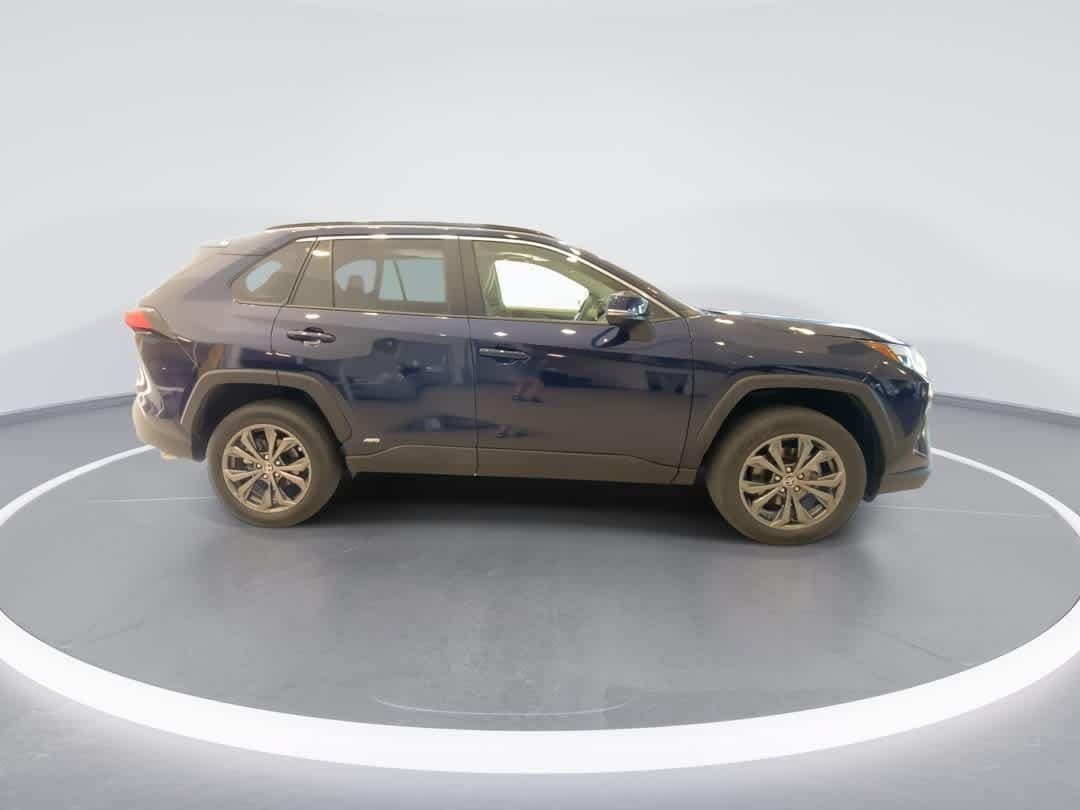Thumbnail: 2025 Toyota RAV4 - 9