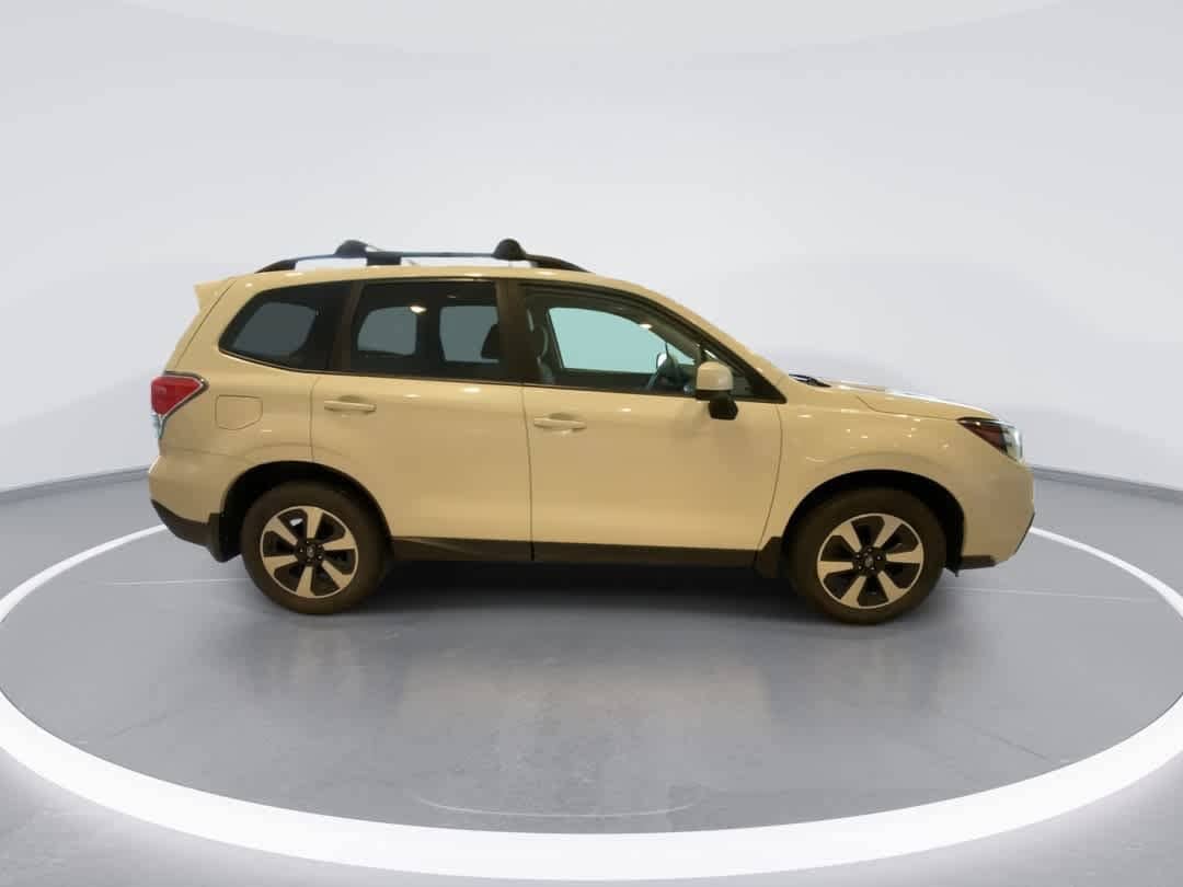 Thumbnail: 2017 Subaru Forester - 9