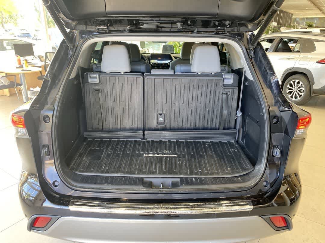 Thumbnail: 2021 Toyota Highlander - 28