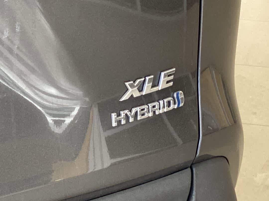 Thumbnail: 2022 Toyota RAV4 - 12