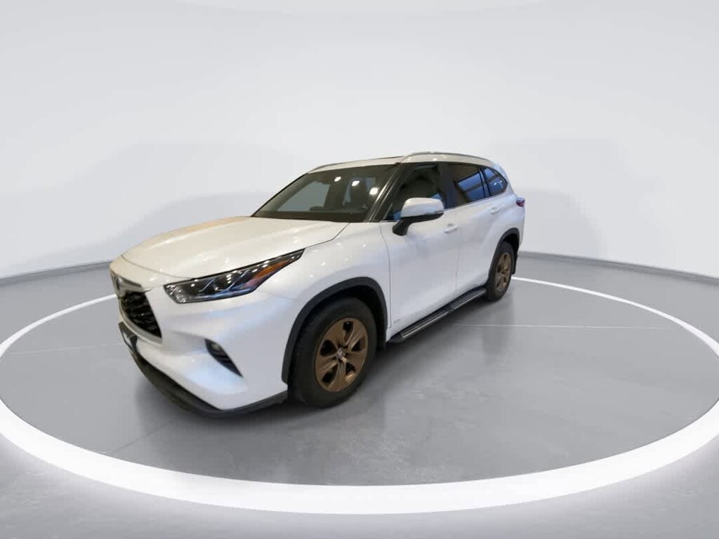 Used 2023 Toyota Highlander Hybrid XLE Bronze SUV