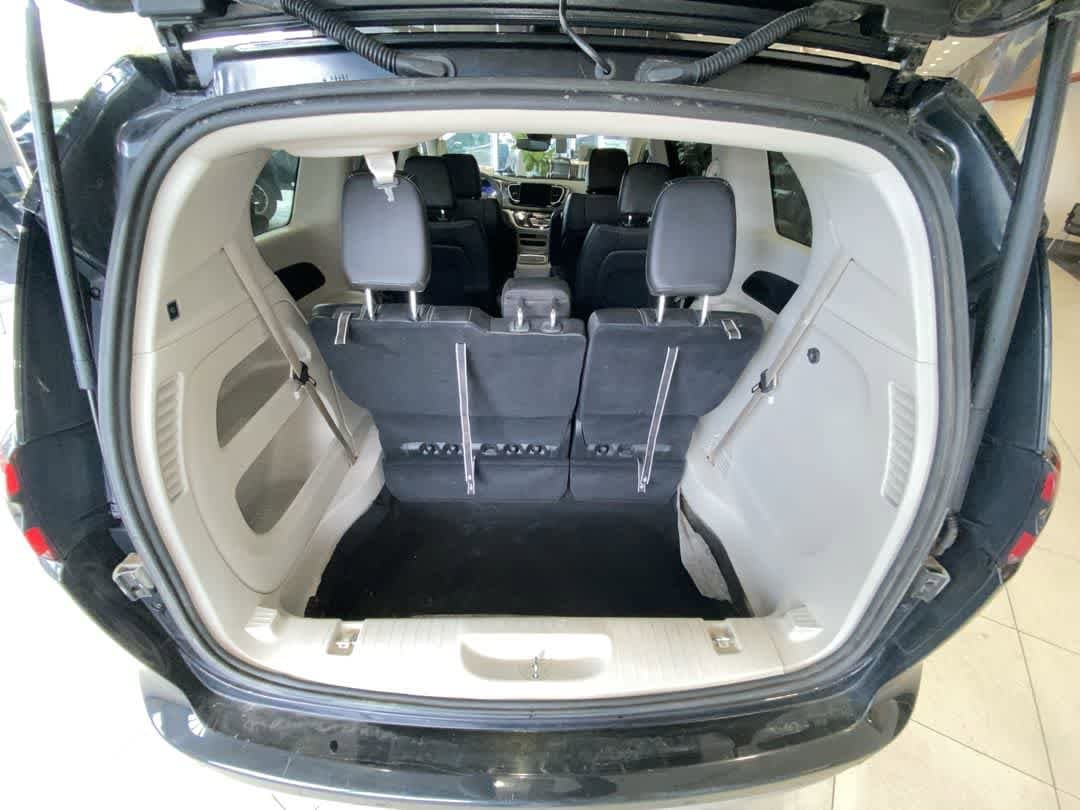 Thumbnail: 2023 Chrysler Pacifica - 25