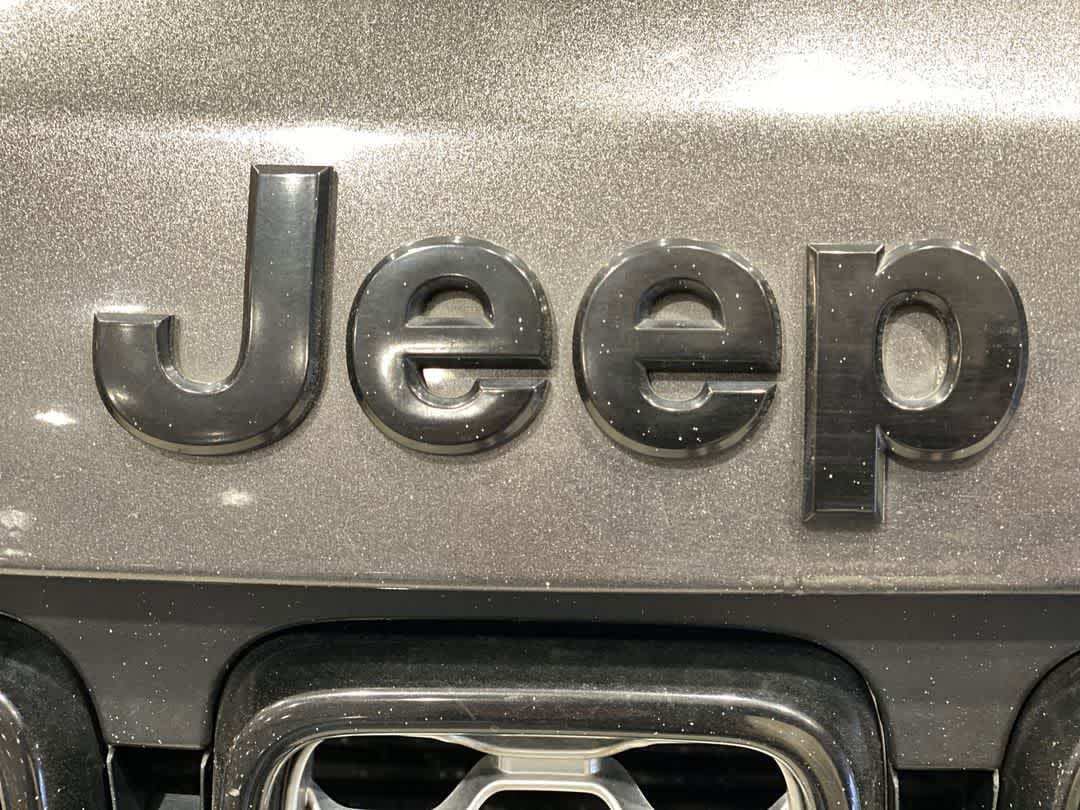 Thumbnail: 2018 Jeep Grand Cherokee - 10